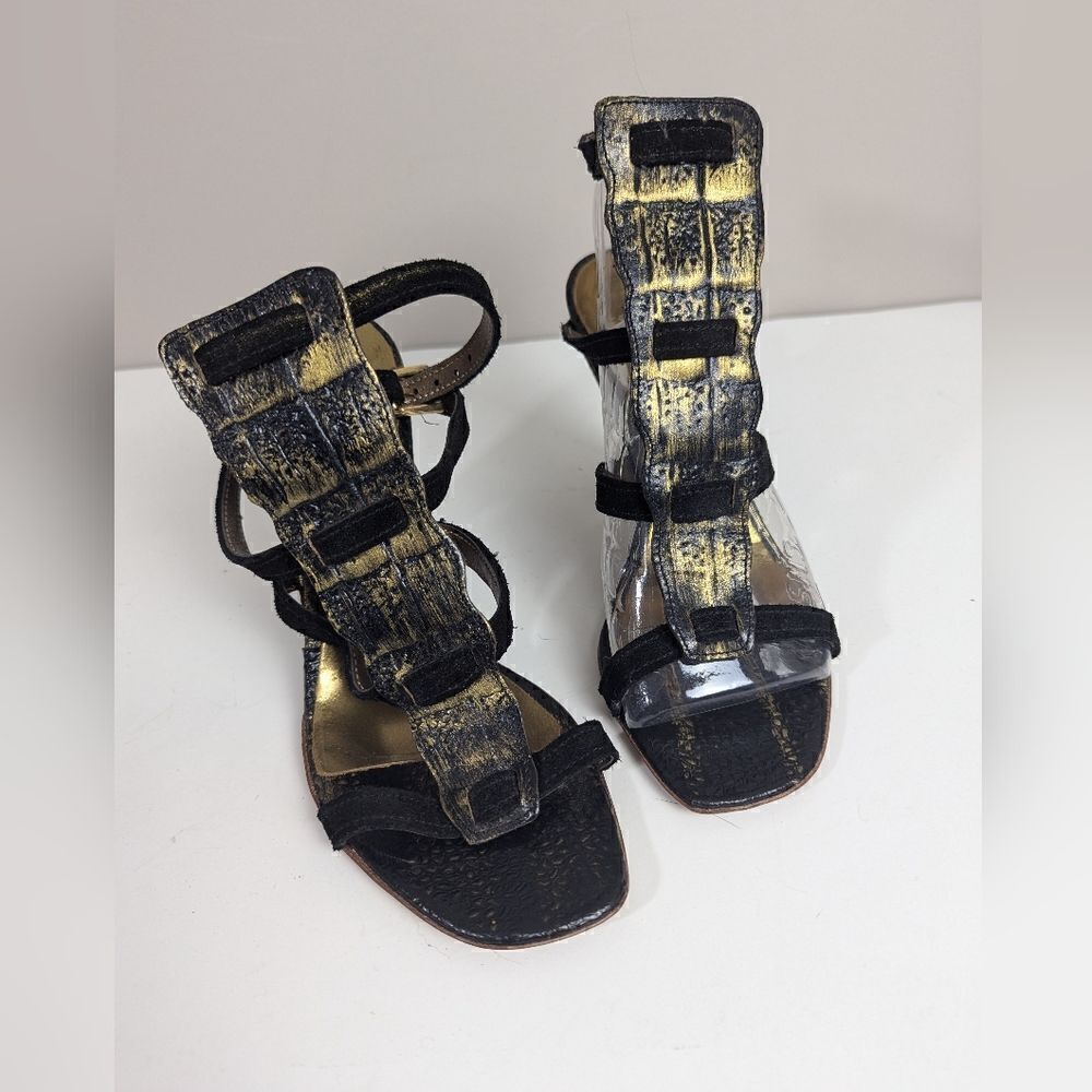 unique vintage shoes, Io & To italian leather heels, Crocodile print gladiator